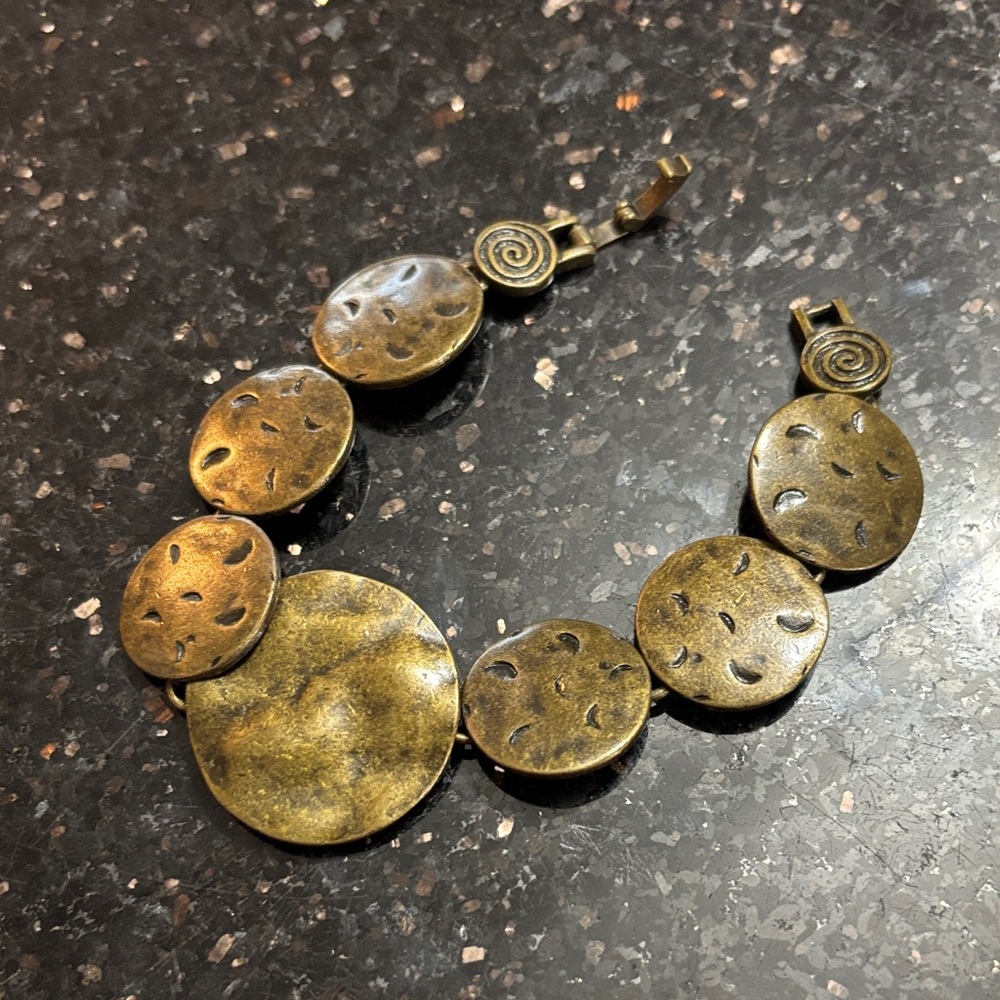 Premier Designs Hammered Brass Swirl Circle Brutalist Bracelet